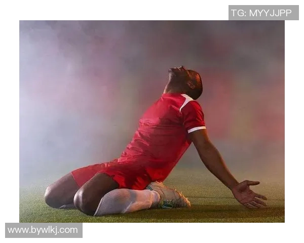 足球明星滑跪失败引发热议网友调侃其技术水平与表现差距大