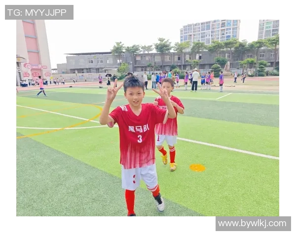 通过图片线索揭示足球明星的真实身份挑战你的足球知识和观察力 通过图片线索揭示足球明星的真实身份挑战你的足球知识和观察力