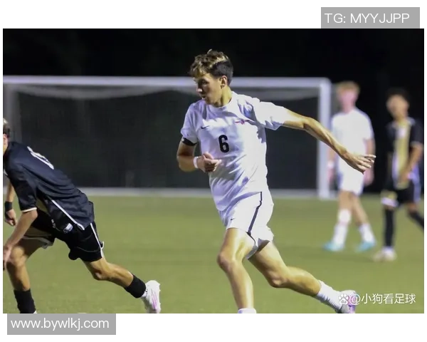 帽子戏法的足球明星们如何在绿茵场上书写传奇与荣耀 帽子戏法的足球明星们如何在绿茵场上书写传奇与荣耀